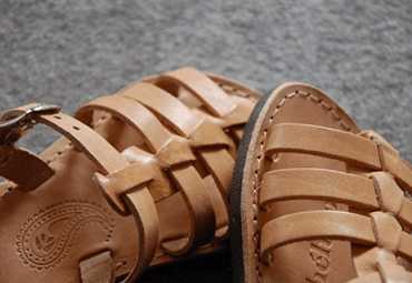 Théluto Sandals
